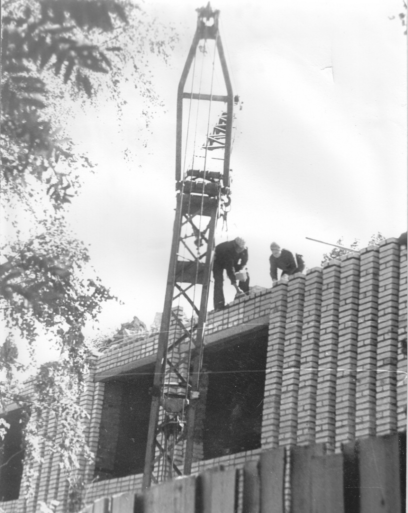 Строительство здания Новобанка 1979 год.