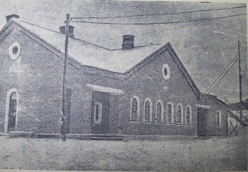 Здание старой бани на Пушкинской.Фото из районной газеты. 50-е годы.